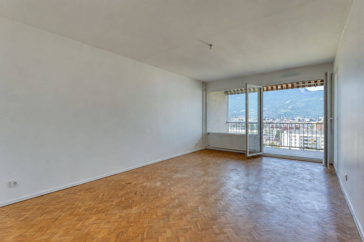 Appartement 4 pièces 86 m² · à Grenoble · 85,8 m² · 85 000 €