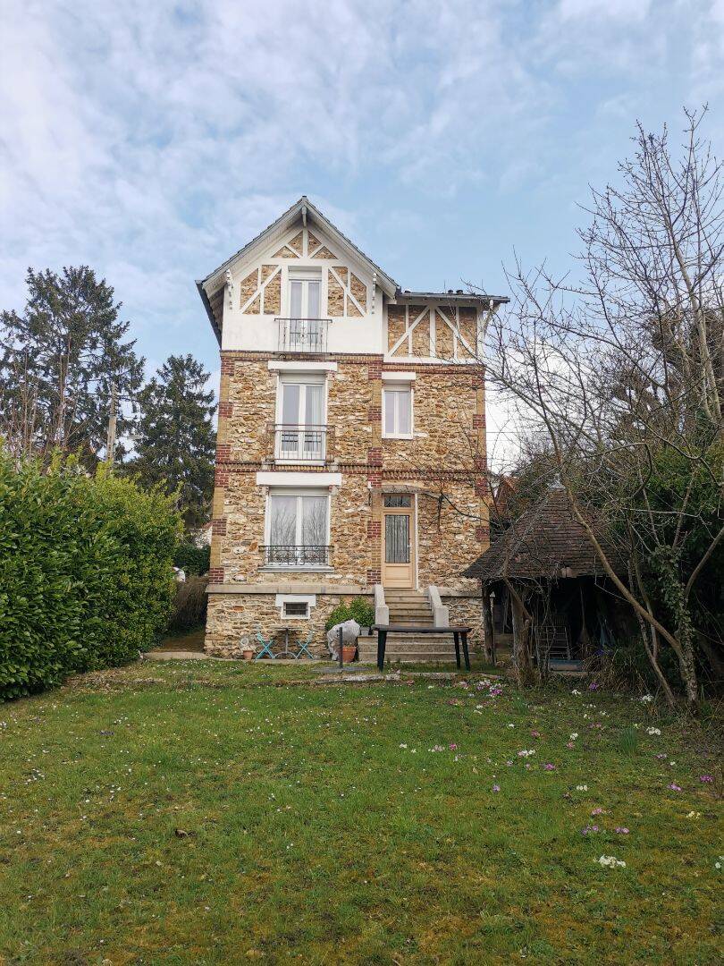 Maison 5 pièces 114 m² · à Saint-Leu-la-Forêt · 113,7 m² · 1 673 €