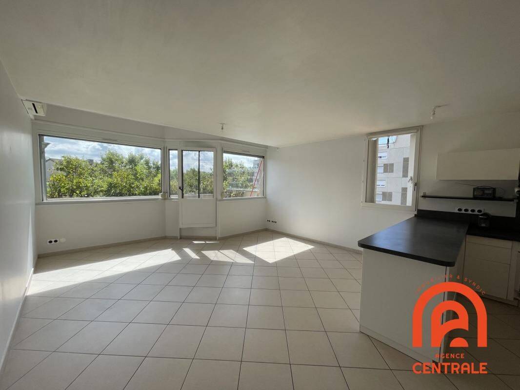 Appartement 4 pièces 84 m² · à Lyon 7ème Arrondissement · 84 m² · 1 349 €/mois