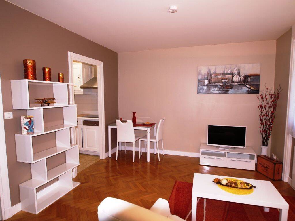 Appartement 2 pièces 36 m² · à Écully · 36 m² · 890 €