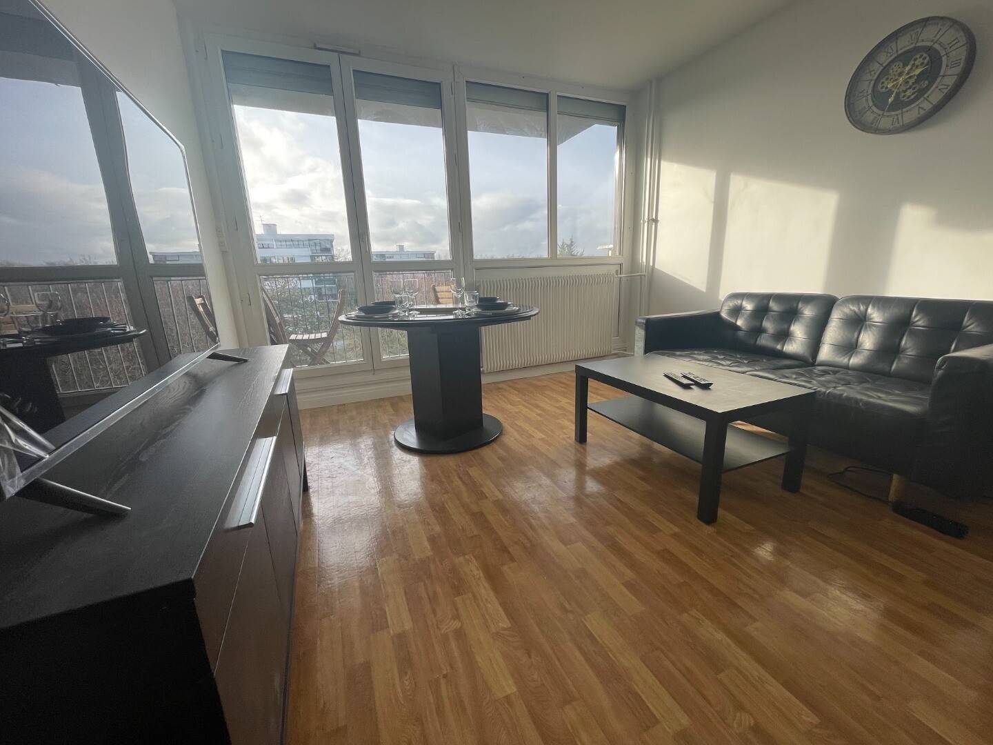 5 pièces 76 m² · à Cergy · 76 m² · 500 €