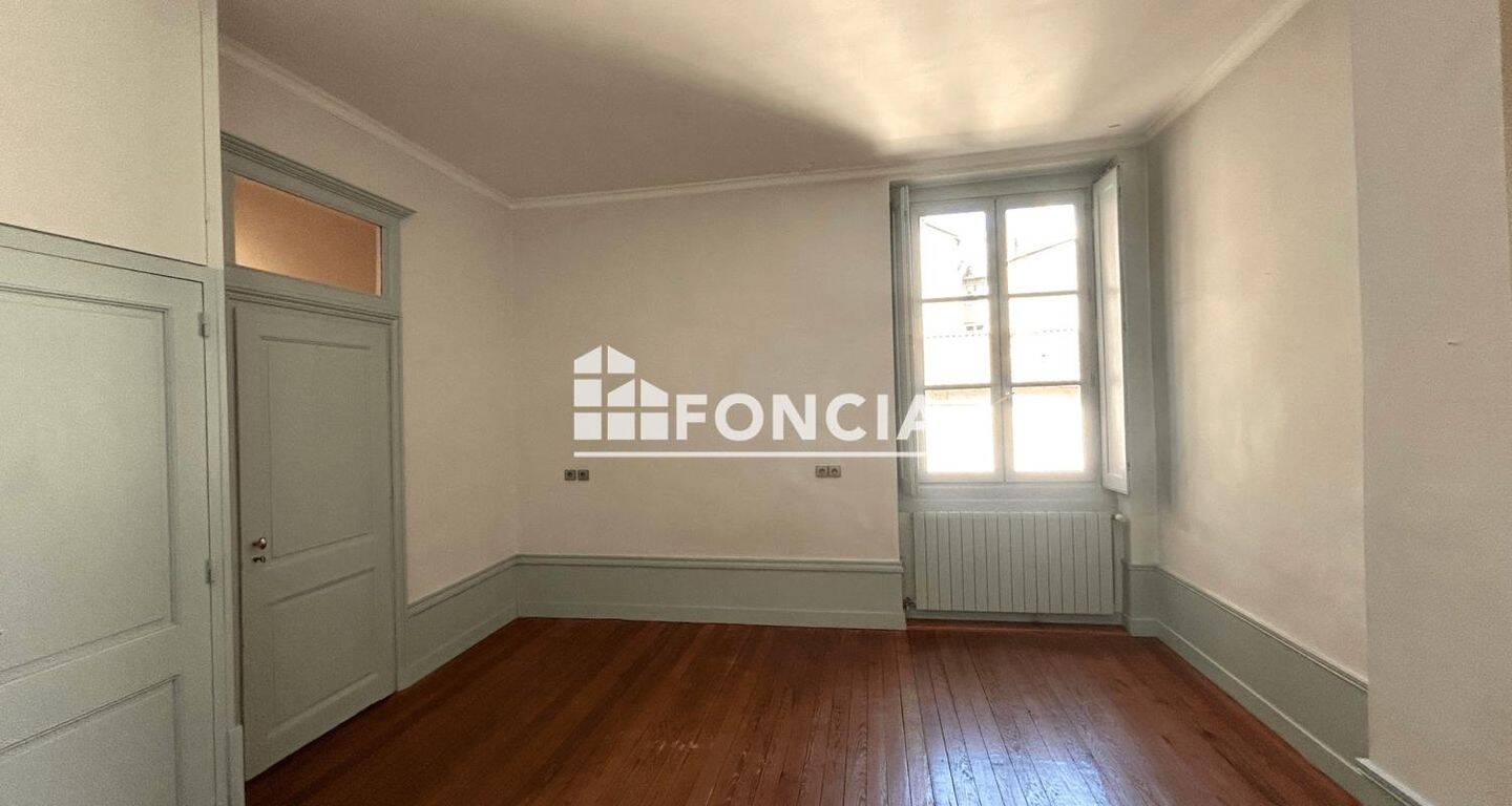Appartement 2 pièces 103 m² · à Lyon 2ème Arrondissement · 102,7 m² · 1 370 €