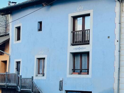 Maison à vendre 405 000 € 6 pièces 3 chambres 281 m² Guillestre 05600