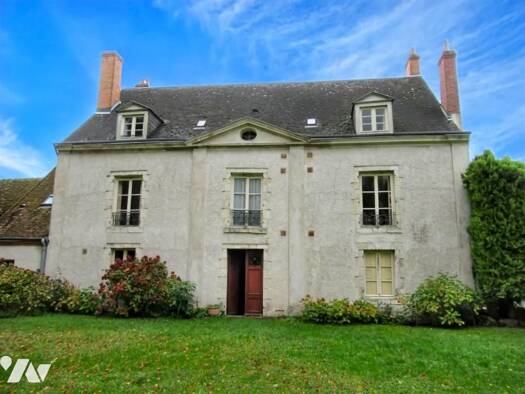 Maison à vendre 730 000 € 11 pièces 8 chambres 371 m² 5 997 m² de terrain Chaingy 45380