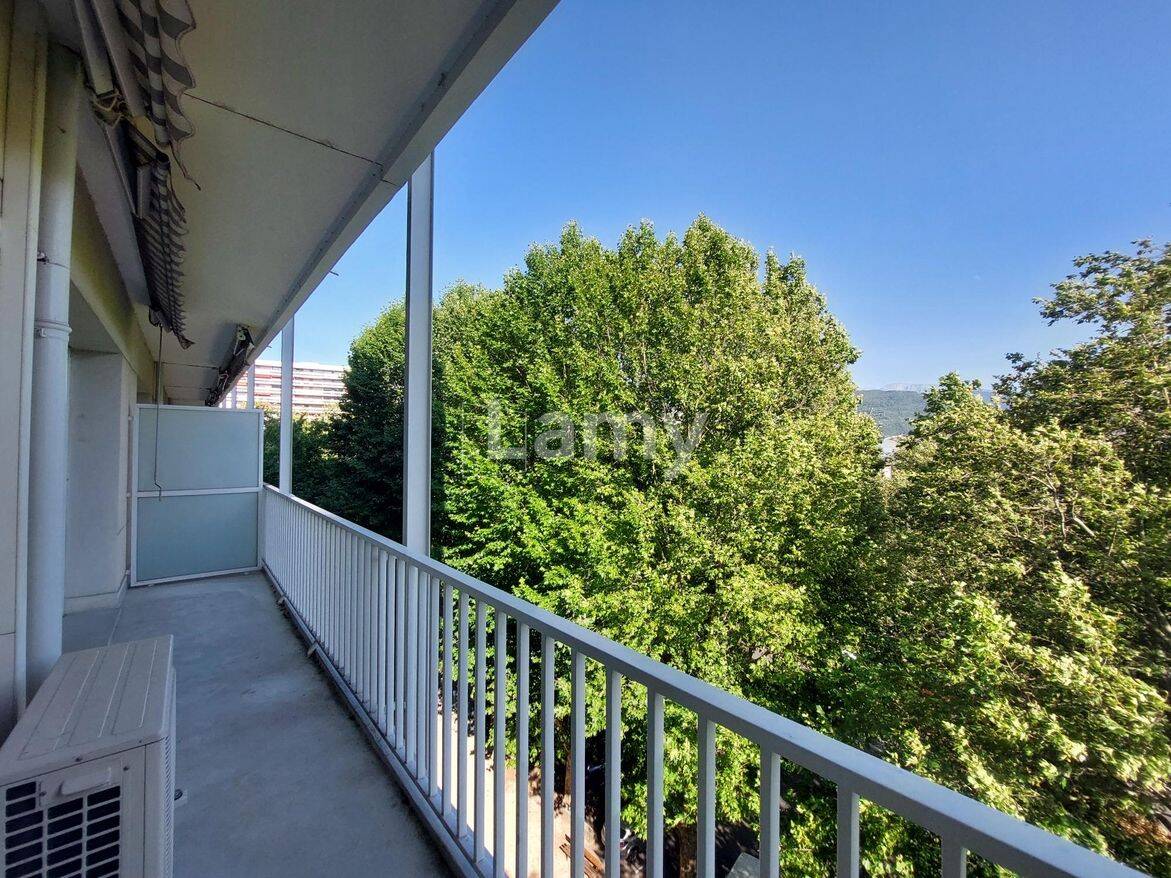 Appartement 3 pièces 96 m² · à Grenoble · 95,8 m² · 1 390 €