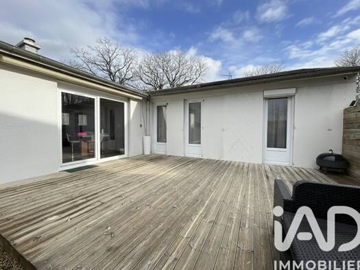 Maison de plain-pied à vendre 173 500 € 3 pièces 2 chambres 74,5 m² 460 m² de terrain Ker Uhel Lannion 22300