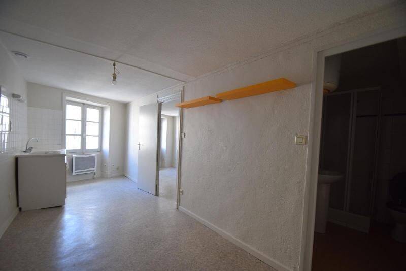 Appartement 2 pièces 27 m² · à Aubenas · 27 m² · 300 €