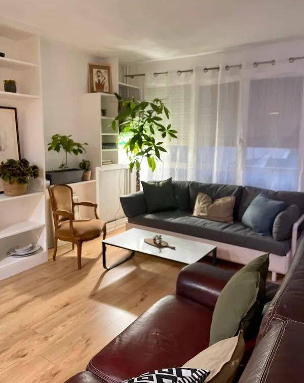 Appartement 2 pièces 37 m² · à Paris 18ème Arrondissement · 37 m² · 1 600 €