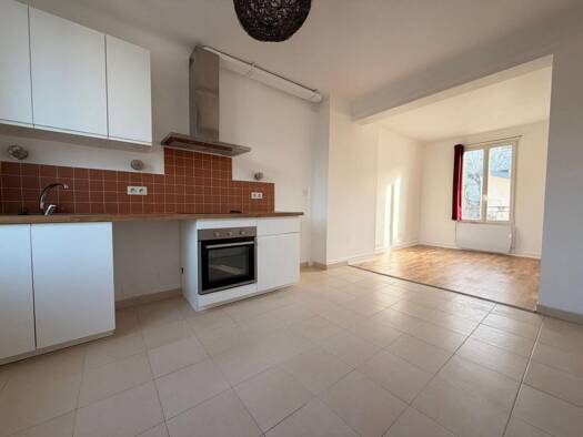 Duplex à louer 895 € 2 pièces 1 chambre 28 m² Étage 2/2 Étang Saint Denis Chaville 92370