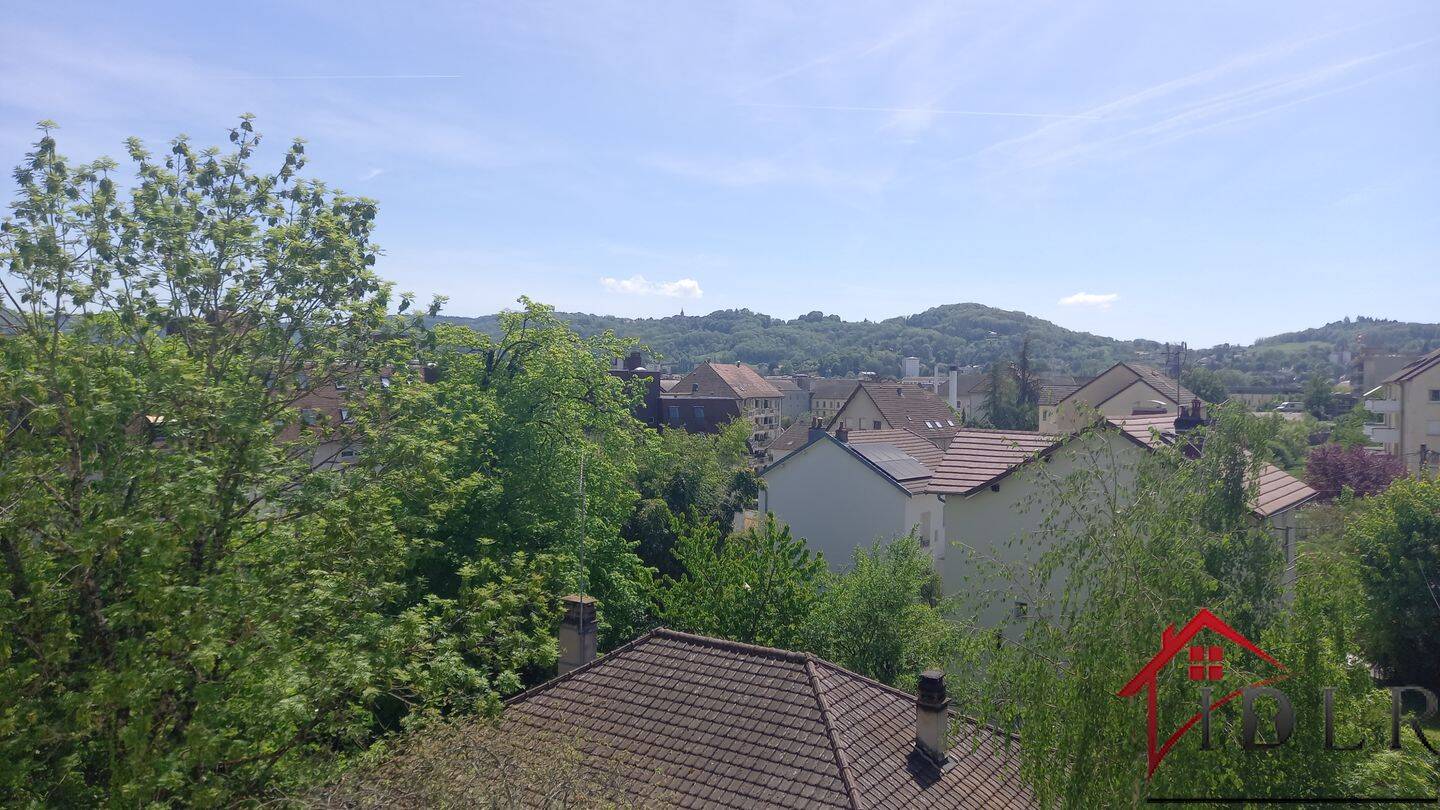 Appartement 6 pièces 139 m² · à Lons-le-Saunier · 139 m² · 300 000 €