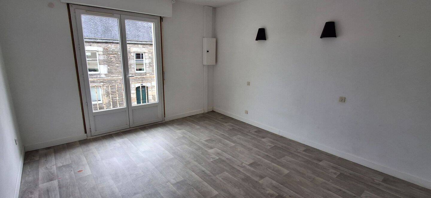 Appartement 5 pièces 116 m² · à Bignan · 115,6 m² · 136 500 €