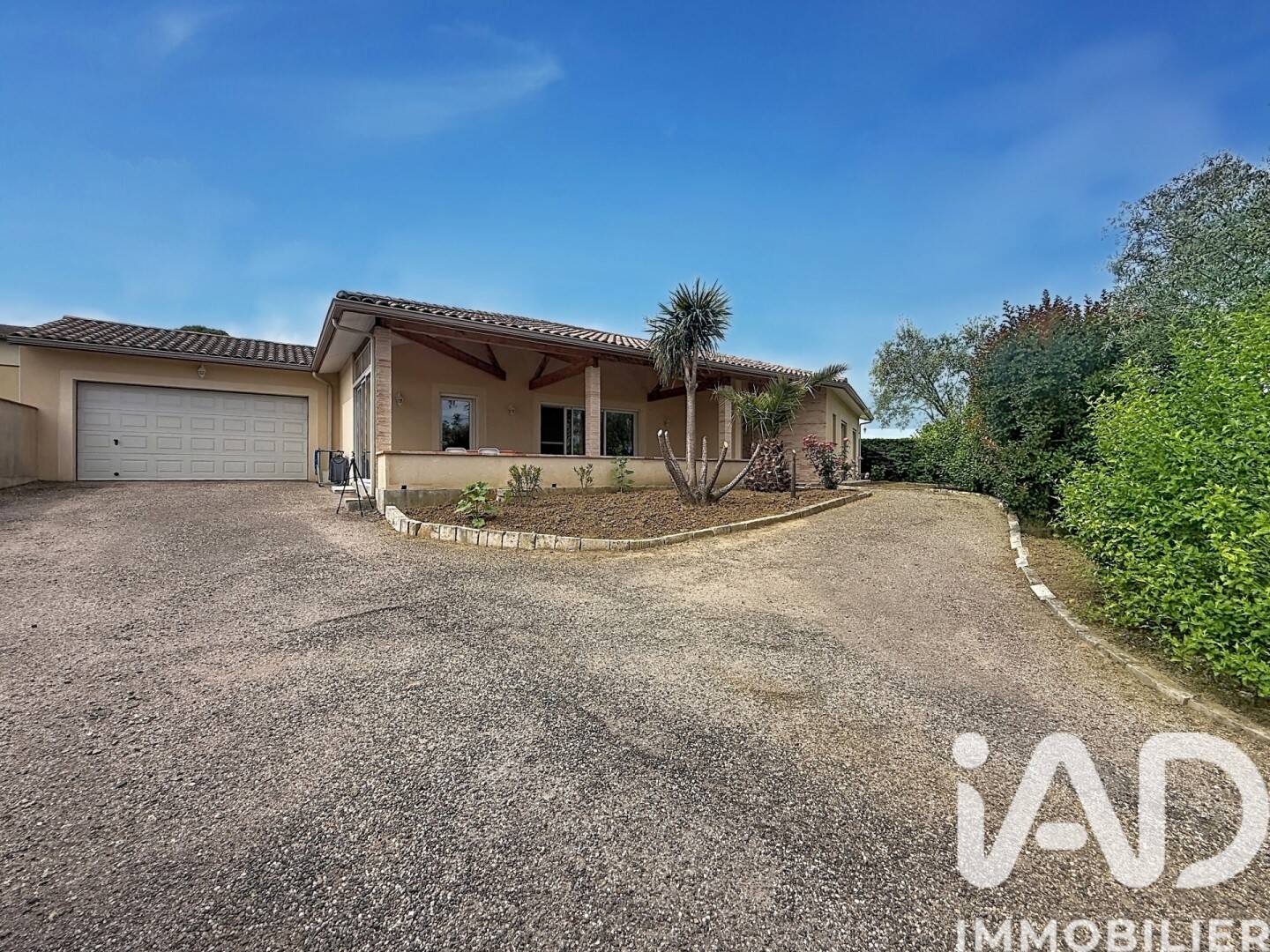 Maison 5 pièces 185 m² · à Beaumont-de-Lomagne · 185 m² · 365 000 €