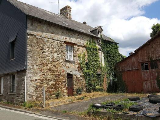 Maison à vendre 47 700 € 8 pièces 3 chambres 137 m² 752 m² de terrain Barenton 50720