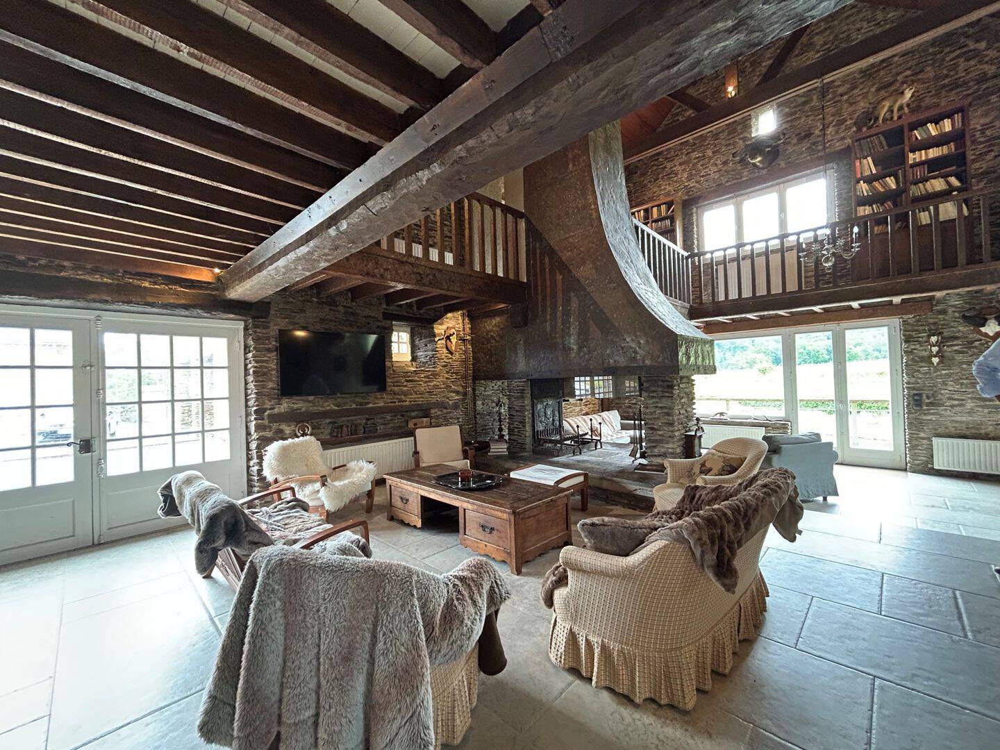 Maison 19 pièces 578 m² · à La Bazoque · 578 m² · 770 500 €