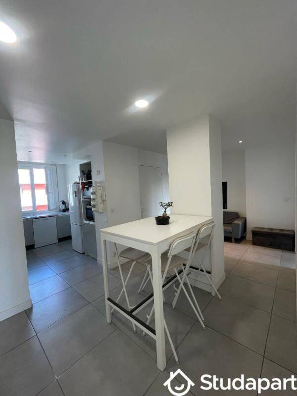 1 pièce 10 m² · à Saint-Martin-d'Hères · 10 m² · 430 €