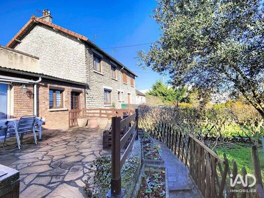 Maison à vendre 229 000 € 4 pièces 3 chambres 89 m² 431 m² de terrain Salengro Jaures Mantes-la-Ville 78711