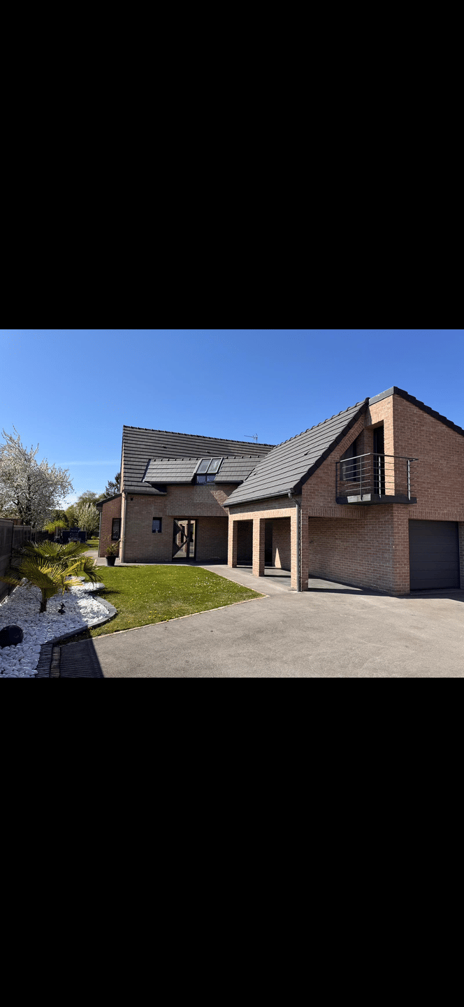 Maison 7 pièces 172 m² · à Petite-Forêt · 172 m² · 394 900 €