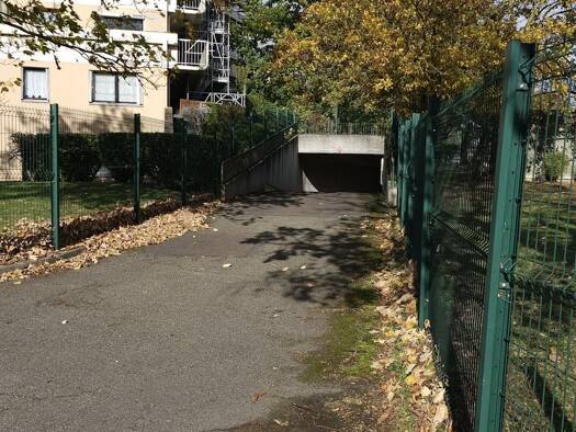 Parking à vendre 13 900 € 13 m² Route de Verneuil Les Mureaux 78130