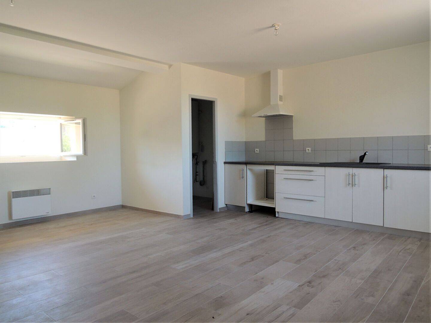 Appartement 3 pièces 81 m² · à La Roque-d'Anthéron · 81 m² · 874 €/mois