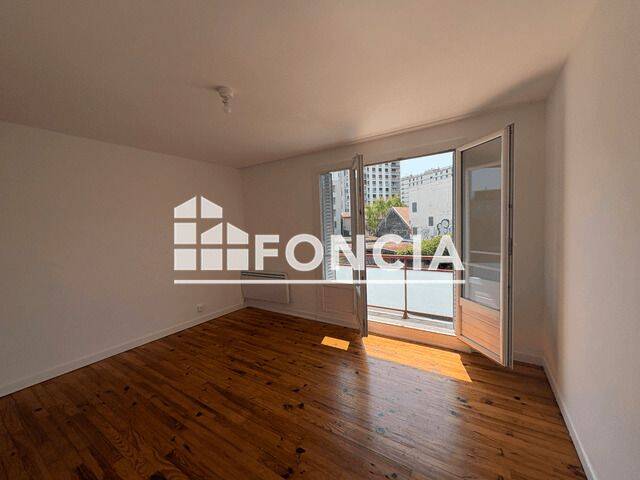Appartement 3 pièces 55 m² · à Grenoble · 54,6 m² · 610 €