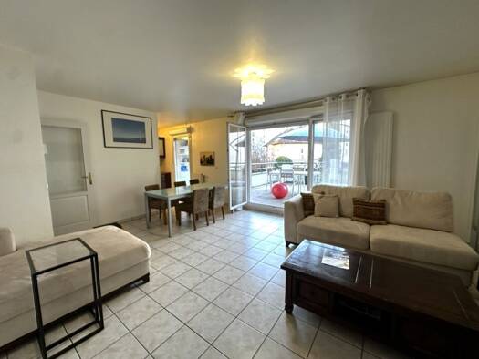 Appartement à louer 2 241 € 4 pièces 3 chambres 86 m² Beulet-Ile de France Annemasse 74100