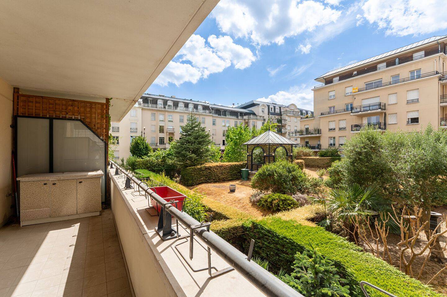 Appartement 5 pièces 106 m² · à Le Plessis-Robinson · 106 m² · 2 300 €/mois