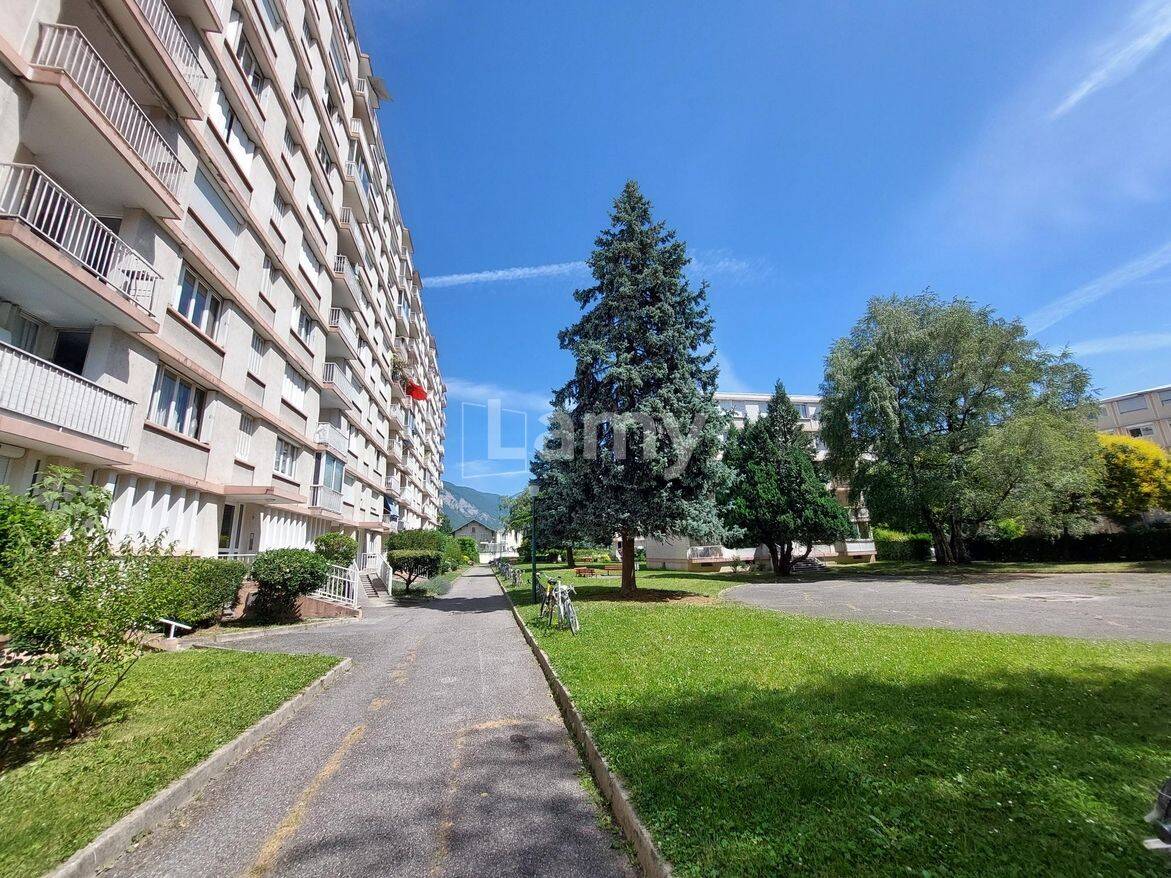 Appartement 2 pièces 44 m² · à Grenoble · 43,9 m² · 551 €