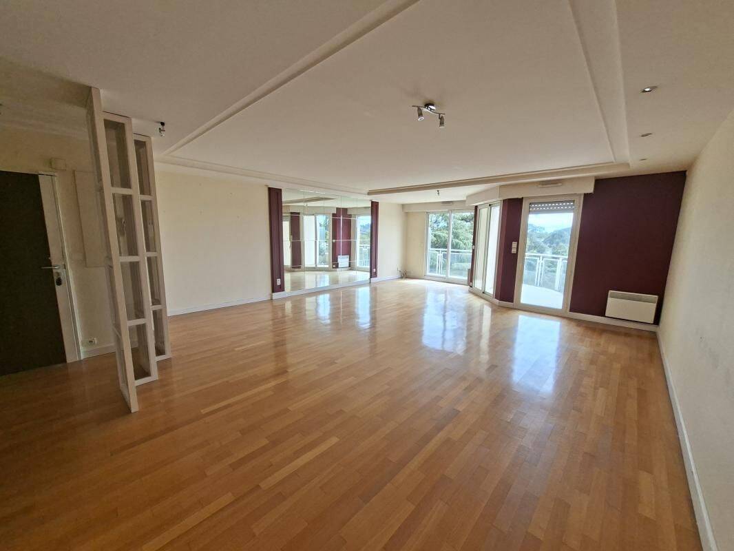 Appartement 7 pièces 169 m² · à Nantes · 169 m² · 2 374 €/mois