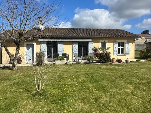 Maison de plain-pied à vendre 238 000 € 4 pièces 3 chambres 109 m² 1 581 m² de terrain Langon 33210
