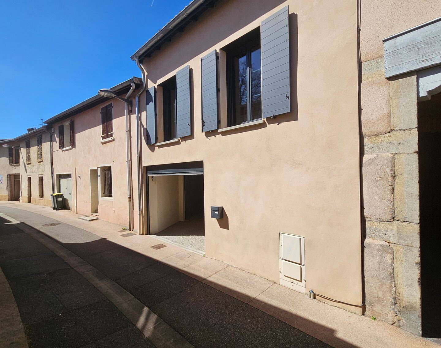 Maison 7 pièces 140 m² · à Saint-Genis-Laval · 140 m² · 660 000 €
