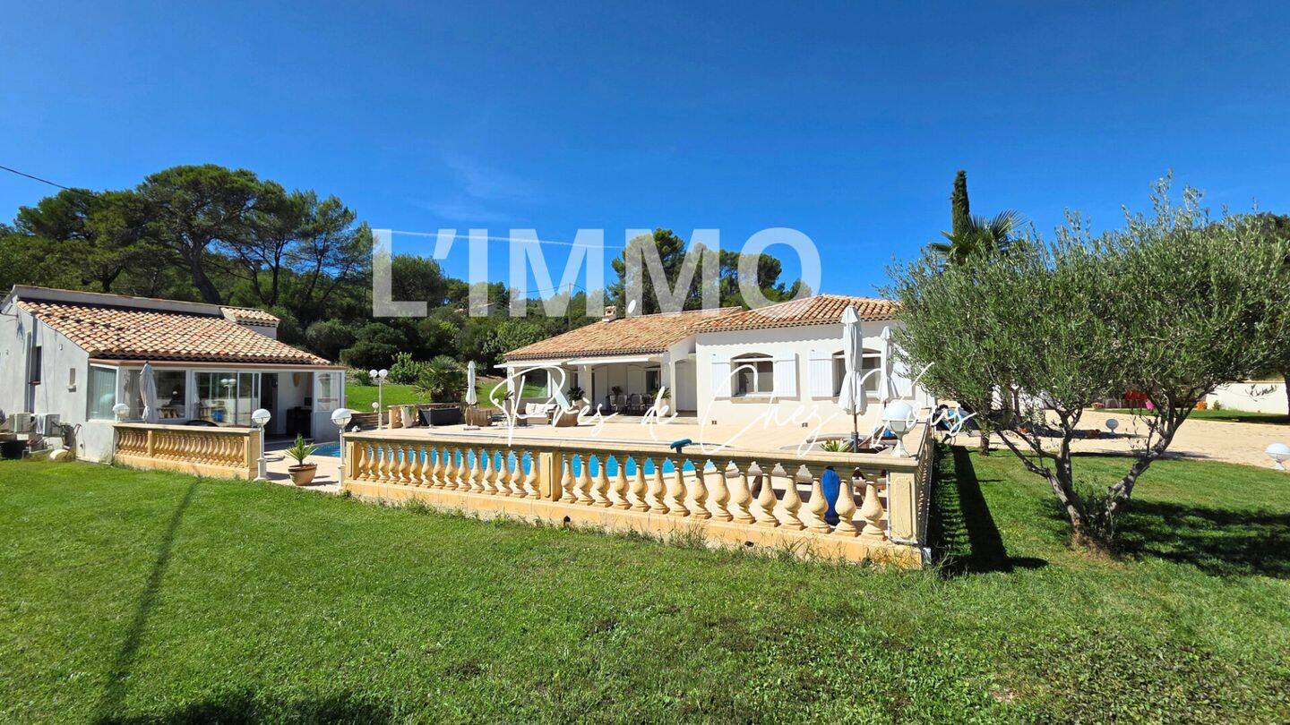 Maison 7 pièces 260 m² · à La Destrousse · 260 m² · 938 000 €