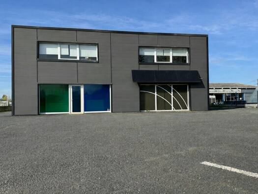 Local d'activités à louer 3 500 € 540 m² d'espace de stockage Ouest Ville Ballan-Miré 37510