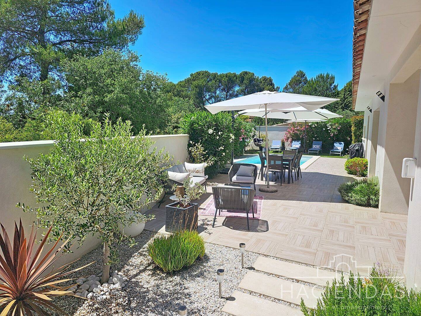 Maison 6 pièces 162 m² · à Ventabren · 162 m² · 895 000 €