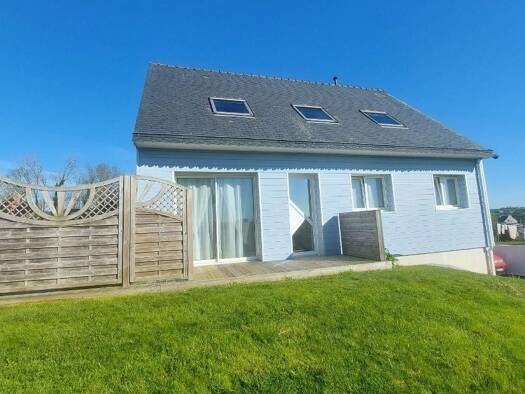 Maison à vendre 358 800 € 8 pièces 4 chambres 104 m² 884 m² de terrain Saint-Pabu 29830