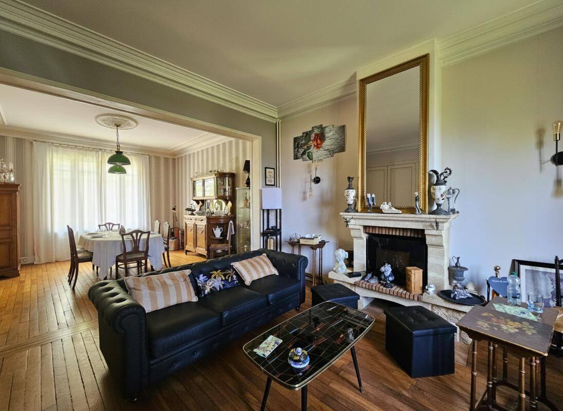 Maison 10 pièces 240 m² · à Crépy-en-Valois · 240 m² · 396 800 €