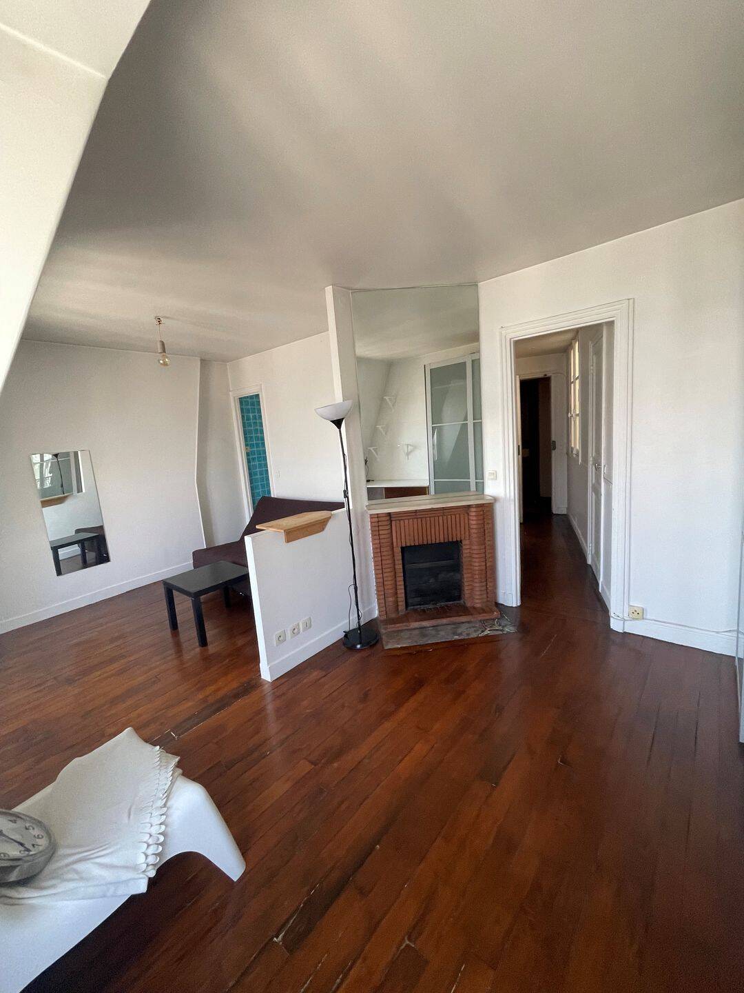 Appartement 1 pièce 27 m² · à Paris 18ème Arrondissement · 27 m² · 953 €