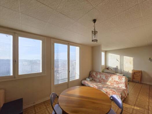 Appartement à vendre 70 000 € 4 pièces 2 chambres 73 m² Étage 8/10 Ecrevolles Troyes 10000