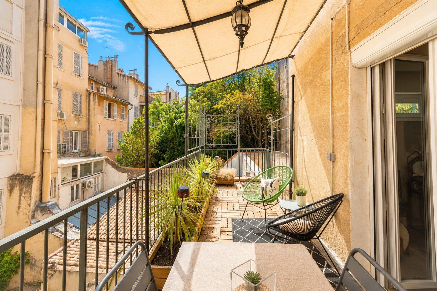 Appartement 7 pièces 203 m² · à Marseille 6ème Arrondissement · 203 m² · 1 200 000 €