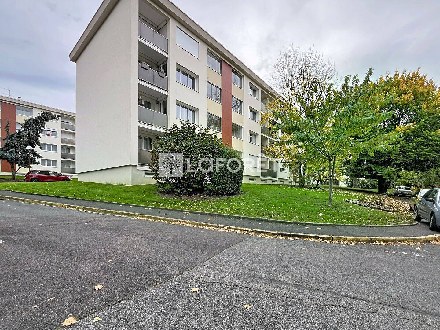 Appartement 4 pièces 71 m² · à Saint-Michel-sur-Orge · 70,9 m² · 165 000 €