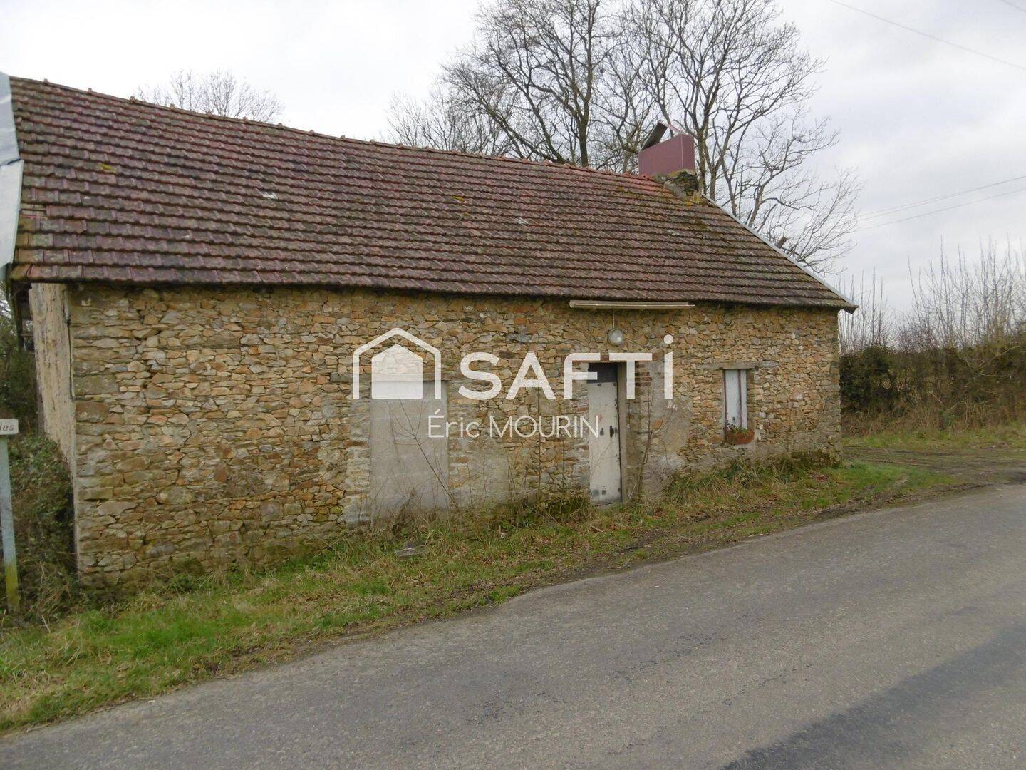 Maison 3 pièces 120 m² · à Segré-en-Anjou Bleu · 120 m² · 24 000 €