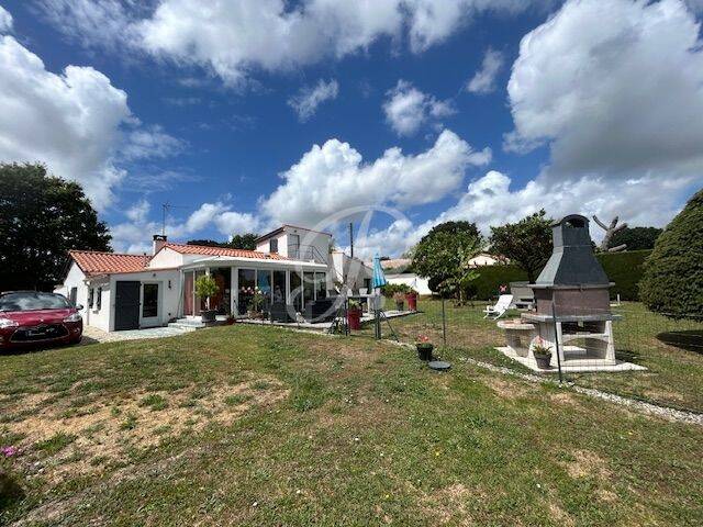 Maison 5 pièces 157 m² · à Saint-Christophe-du-Ligneron · 157 m² · 355 000 €
