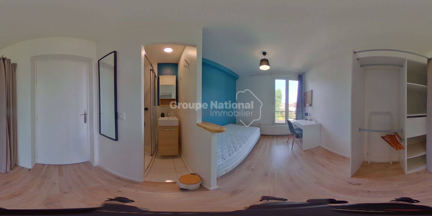 Appartement 10 pièces 100 m² · à Buc · 100 m² · 695 €/mois