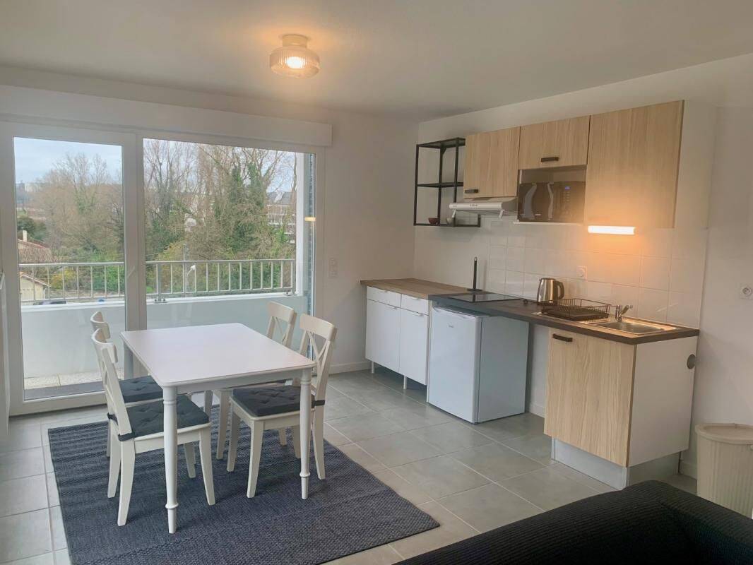 Appartement 2 pièces 49 m² · à Lormont · 49 m² · 897 €/mois