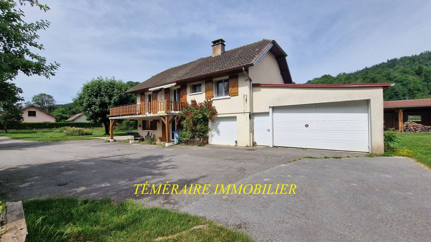 Maison 9 pièces 185 m² · à Bourg-de-Sirod · 185 m² · 295 000 €