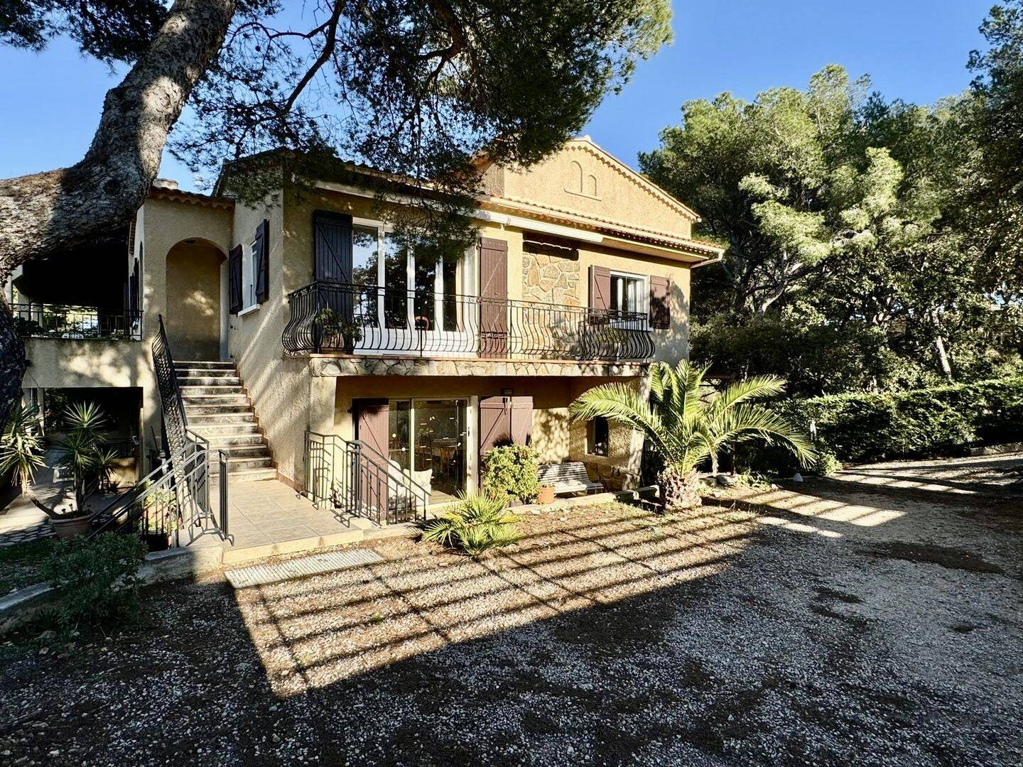 Maison 13 pièces 240 m² · à Six-Fours-les-Plages · 240 m² · 780 000 €