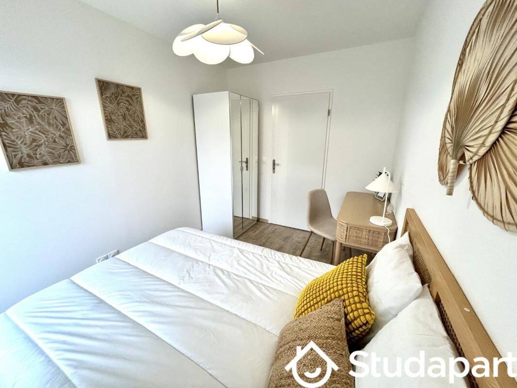 1 pièce 9 m² · à Émerainville · 9 m² · 690 €
