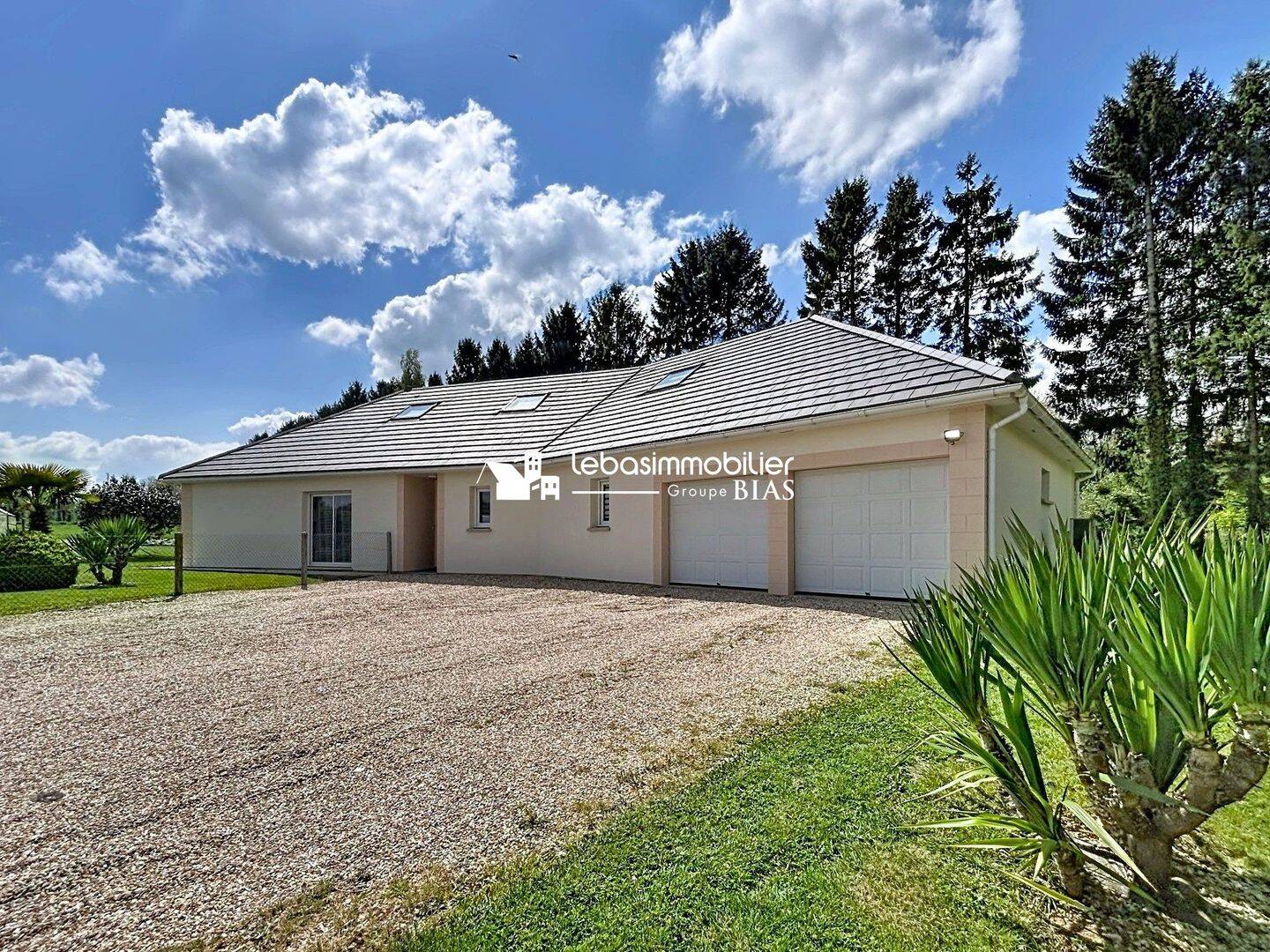 Maison 8 pièces 195 m² · à Yerville · 195 m² · 370 000 €