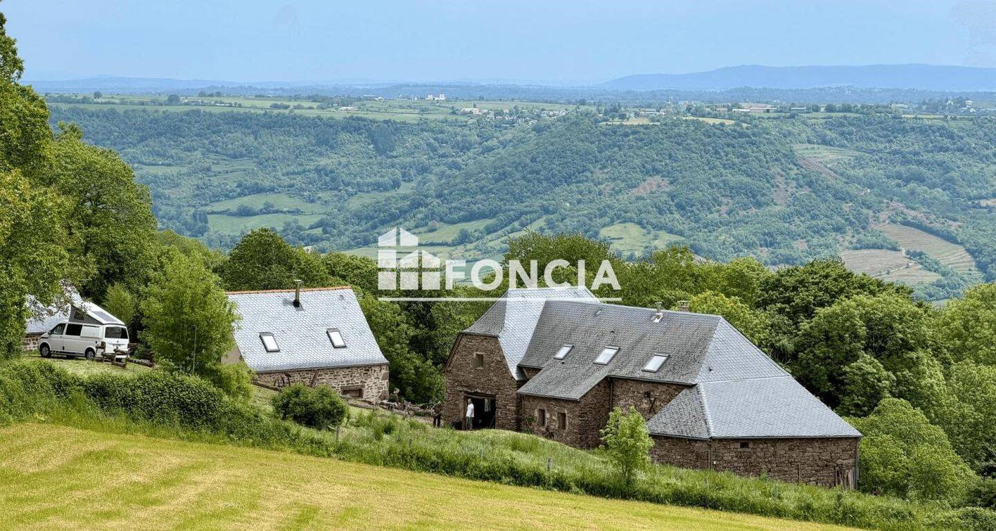 Maison 11 pièces 300 m² · à Clairvaux-d'Aveyron · 300 m² · 435 000 €
