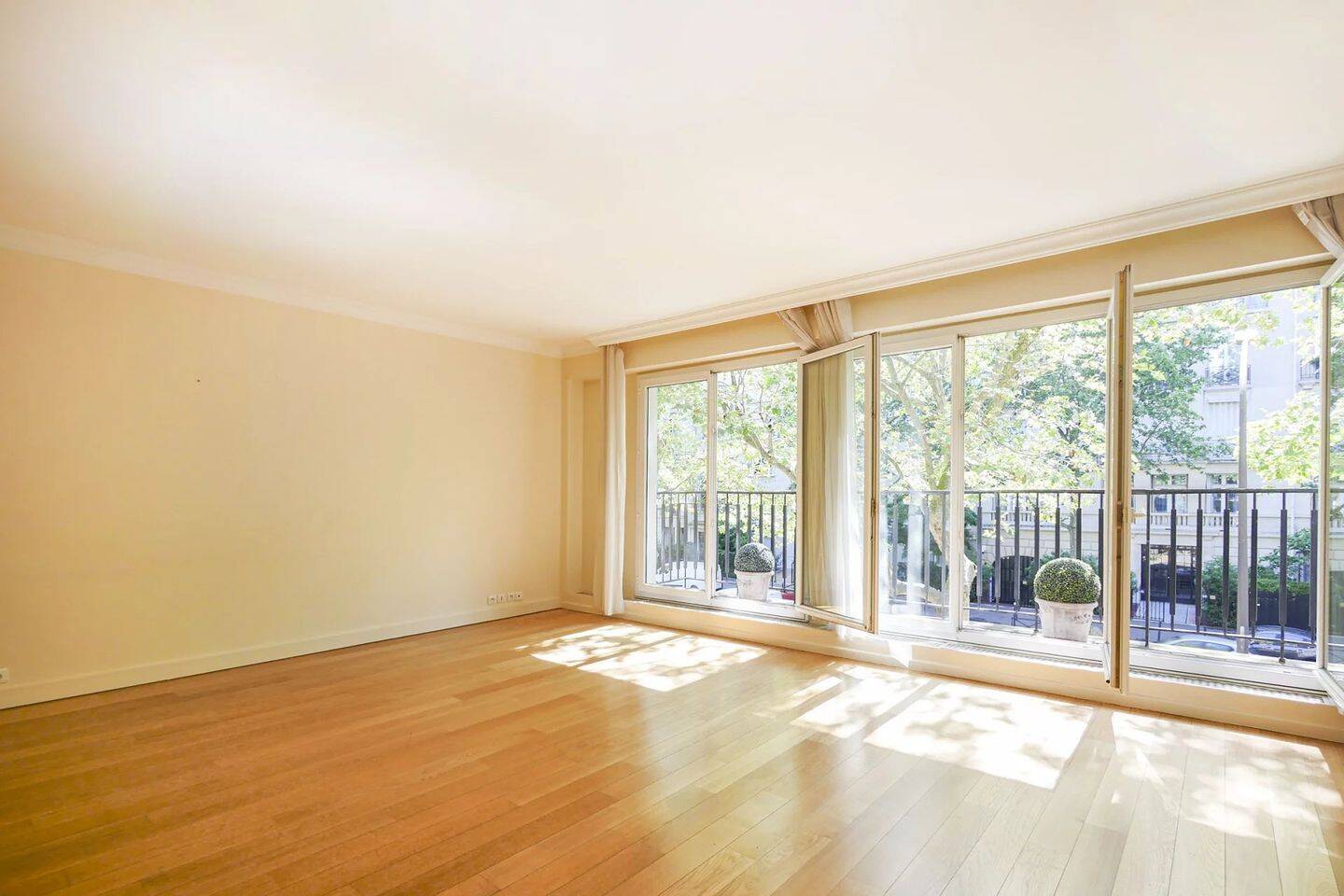 Appartement 5 pièces 118 m² · à Paris 16ème Arrondissement · 118,1 m² · 4 300 €/mois