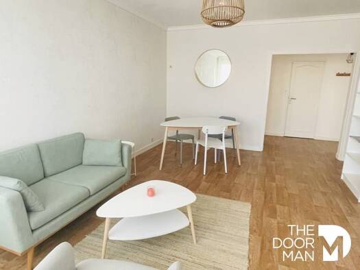 Appartement à vendre 171 600 € 5 pièces 3 chambres 82 m² 4ème étage Pillerie-Bootz Laval 53000